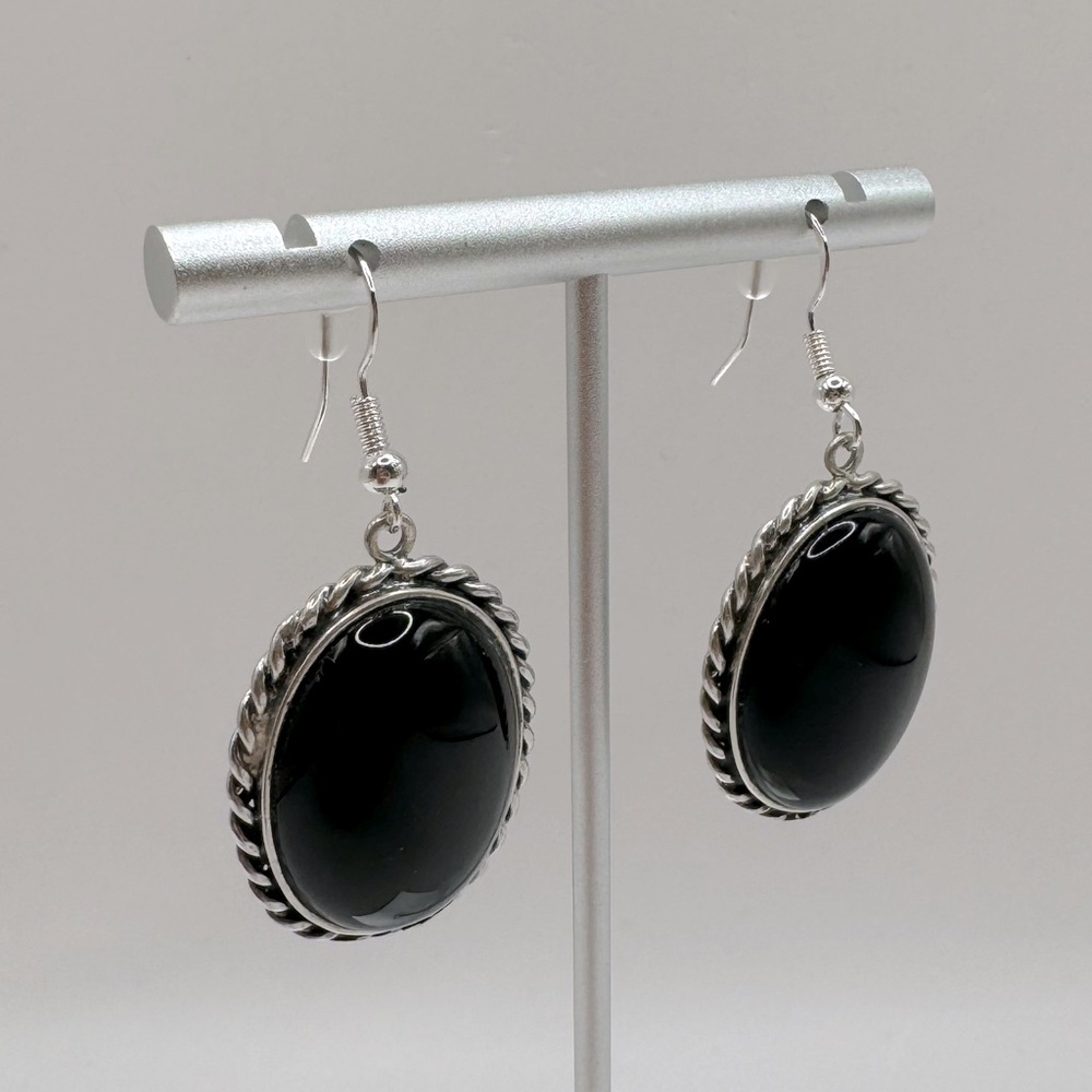 VINTAGE Navajo Oval Onyx & Sterling Silver Dangle Earrings - Picture 2 of 15